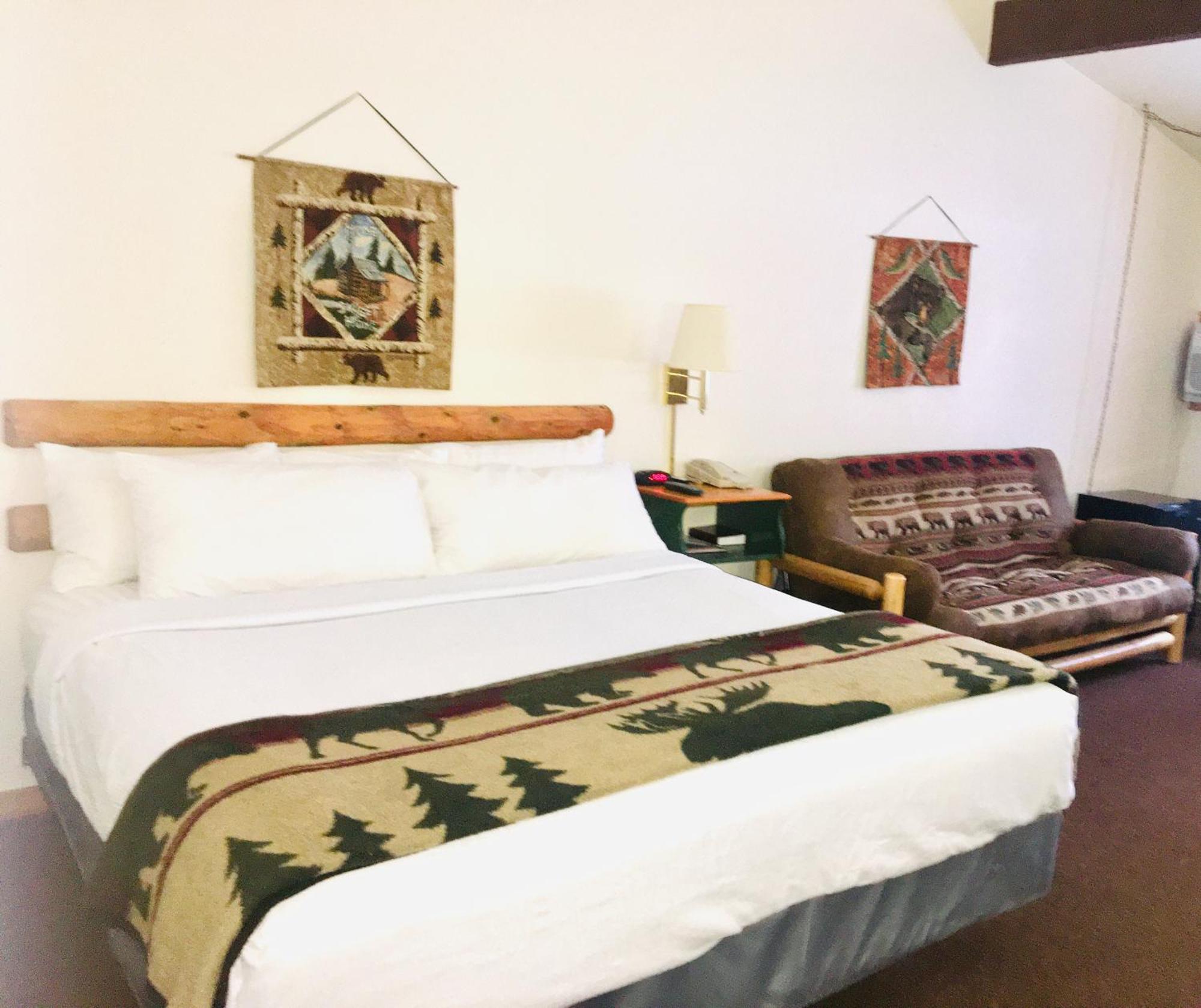 Hiawatha Lodge Inn Игл-Ривер Экстерьер фото